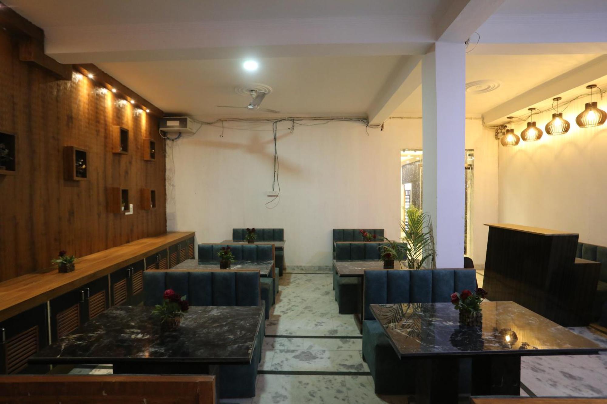 Backpackers - Ink Hotels Delhi Airport By Ss Group Ню Делхи Екстериор снимка