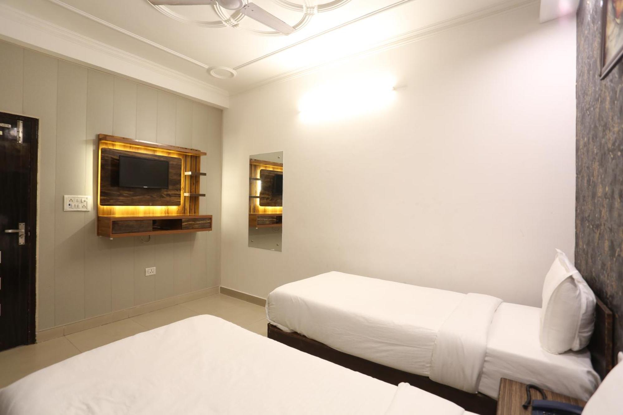 Backpackers - Ink Hotels Delhi Airport By Ss Group Ню Делхи Екстериор снимка