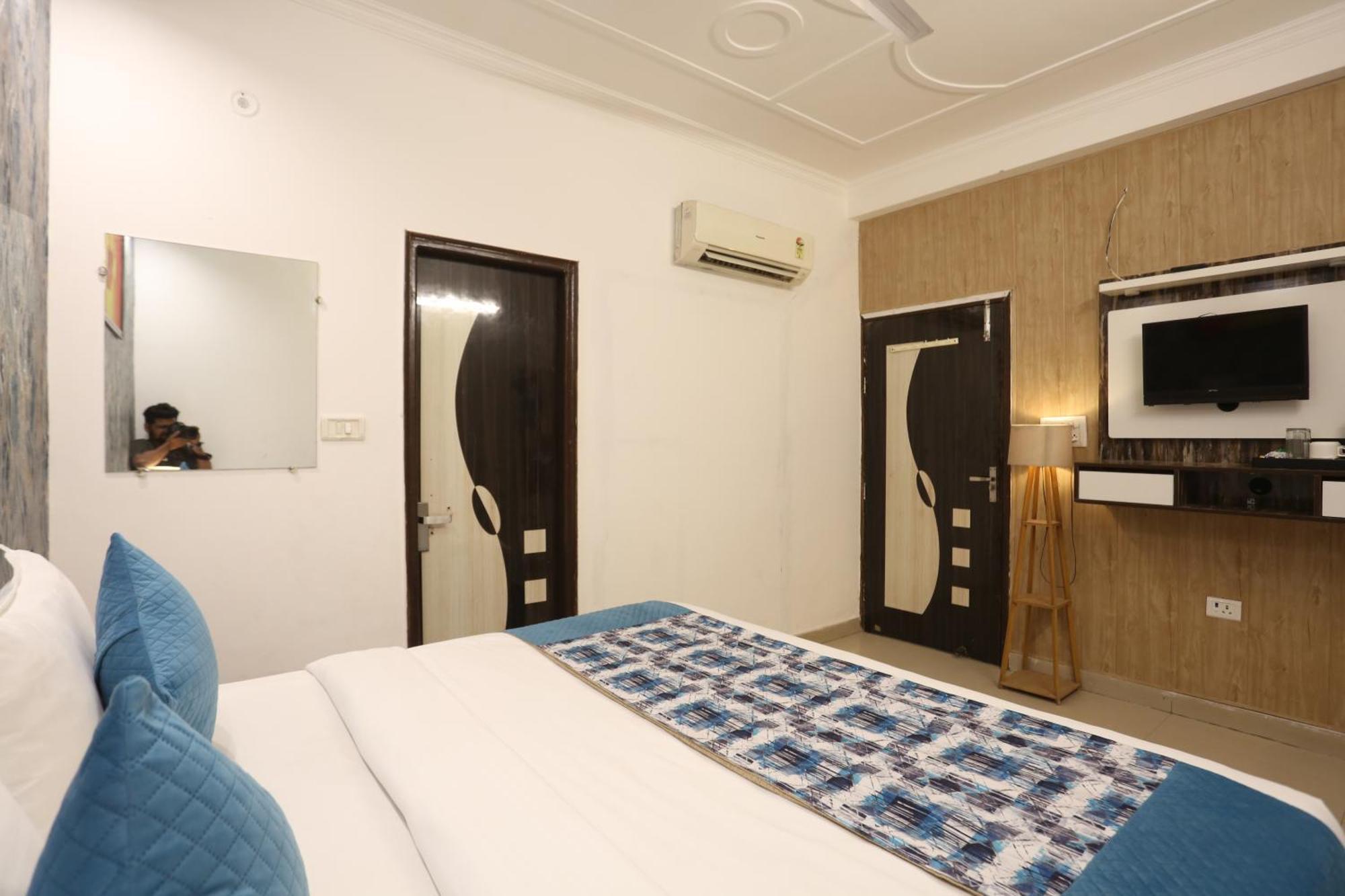 Backpackers - Ink Hotels Delhi Airport By Ss Group Ню Делхи Екстериор снимка